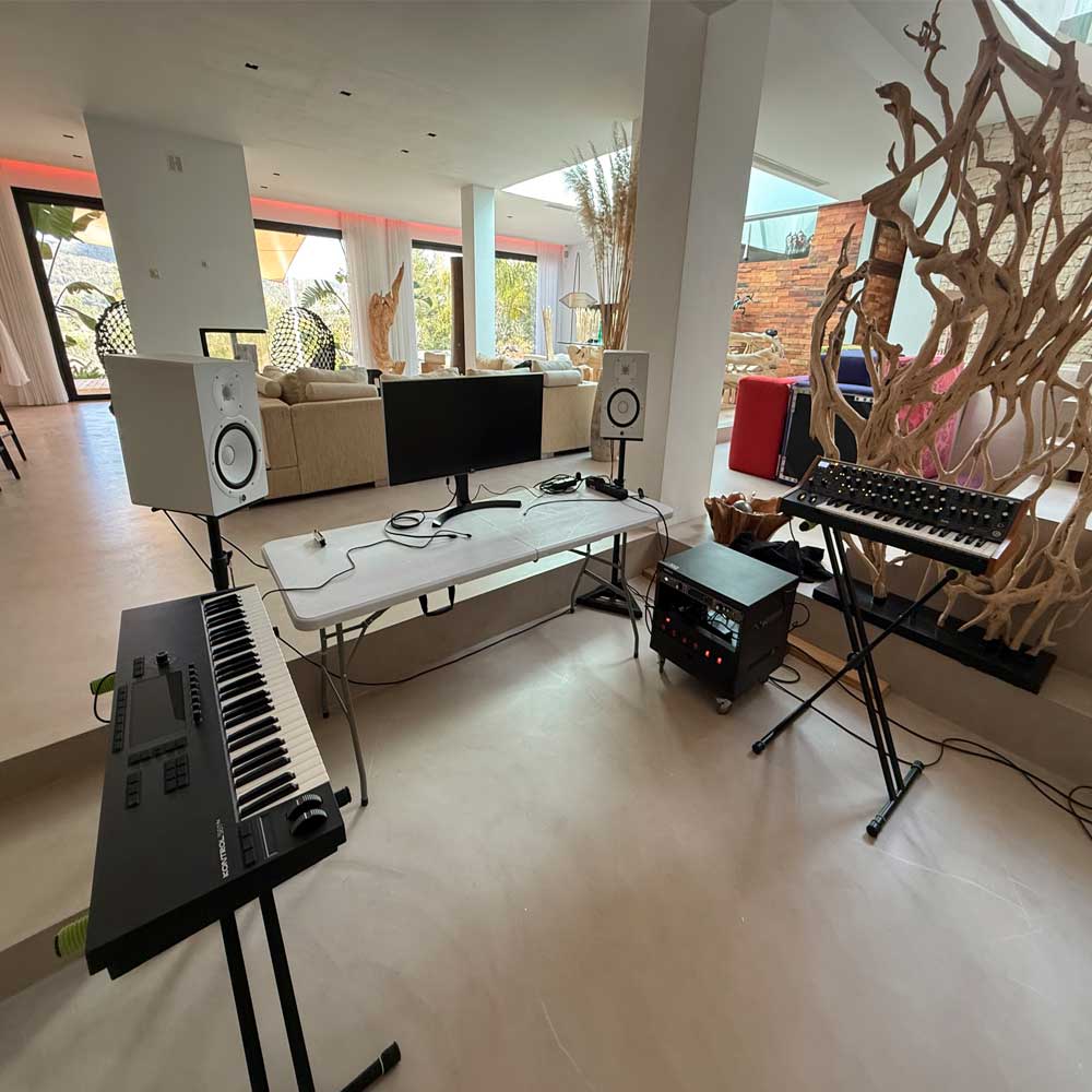 Mobile studio for rent in Ibiza